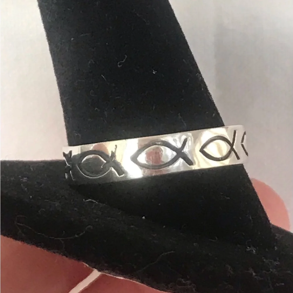 925 sterling silver ichthys fish Christian faith band ring. Size 12.5 - Picture 3 of 6